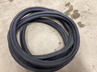 bontott VW PASSAT B8 Csomagtérajtó Gumikéder