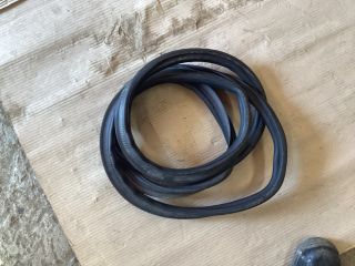 bontott VW PASSAT B8 Csomagtérajtó Gumikéder