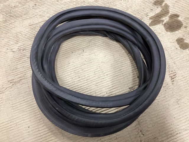 bontott VW PASSAT B8 Csomagtérajtó Gumikéder