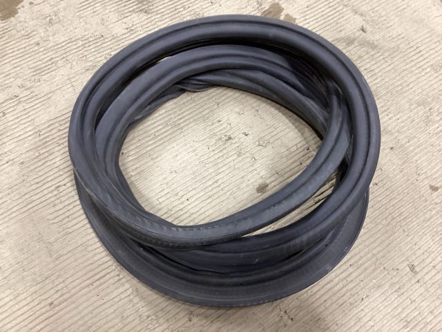 bontott VW PASSAT B8 Csomagtérajtó Gumikéder