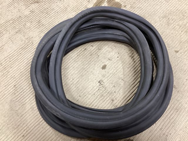 bontott VW PASSAT B8 Csomagtérajtó Gumikéder