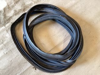 bontott VW PASSAT B8 Csomagtérajtó Gumikéder