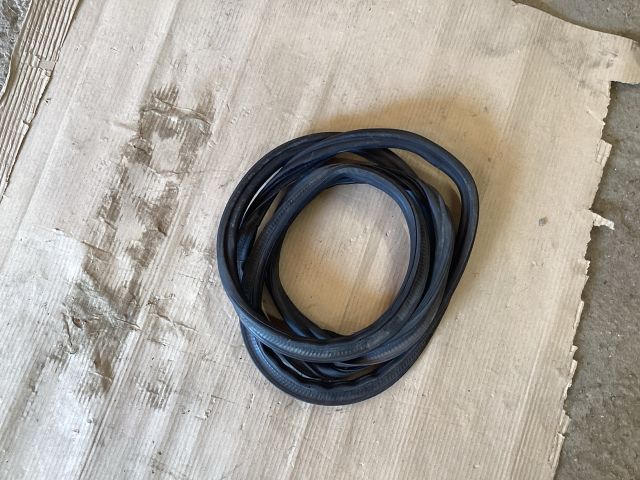 bontott VW PASSAT B8 Csomagtérajtó Gumikéder