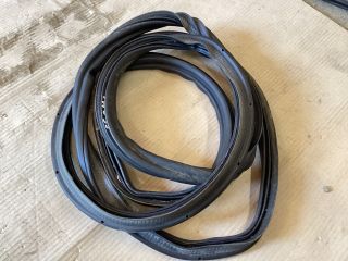 bontott VW PASSAT B8 Csomagtérajtó Gumikéder