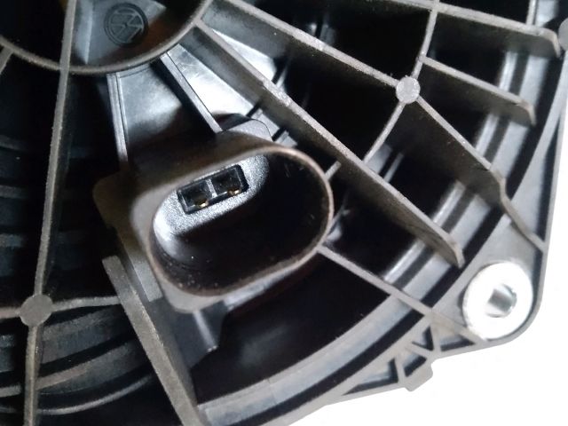 bontott VW PASSAT B8 Csomagtérajtó Kilincs