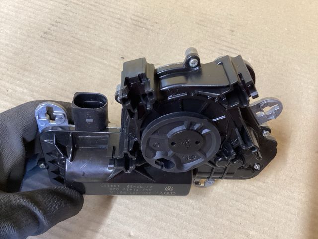 bontott VW PASSAT B8 Csomagtérajtó Motor Elektronika