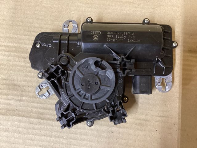 bontott VW PASSAT B8 Csomagtérajtó Motor Elektronika