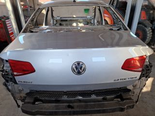 bontott VW PASSAT B8 Csomagtérajtó (Részeivel)