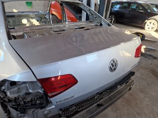 bontott VW PASSAT B8 Csomagtérajtó (Részeivel)