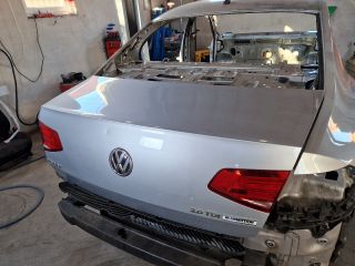 bontott VW PASSAT B8 Csomagtérajtó (Részeivel)