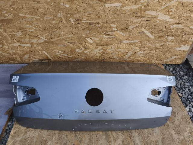 bontott VW PASSAT B8 Csomagtérajtó (Üres lemez)