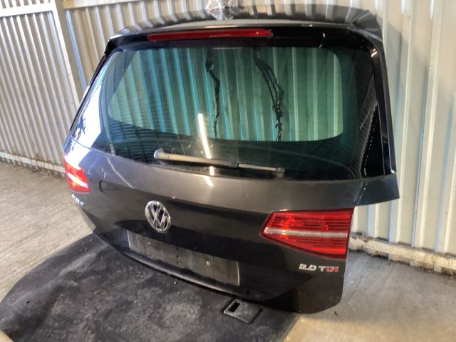 bontott VW PASSAT B8 Csomagtérajtó (Üres lemez)