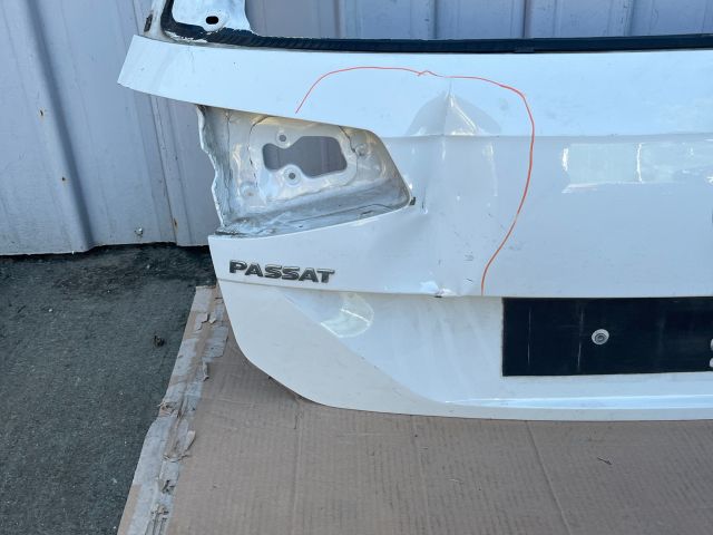 bontott VW PASSAT B8 Csomagtérajtó (Üres lemez)