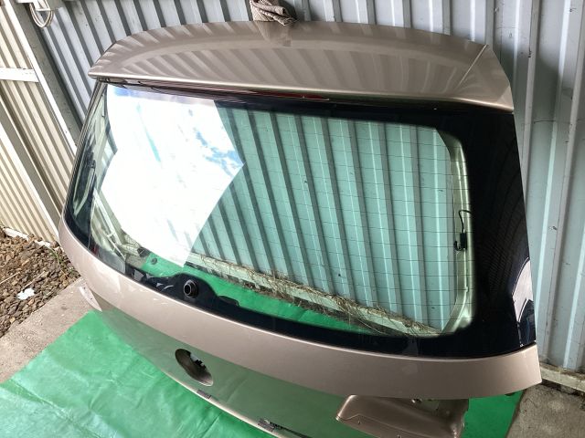 bontott VW PASSAT B8 Csomagtérajtó (Üres lemez)