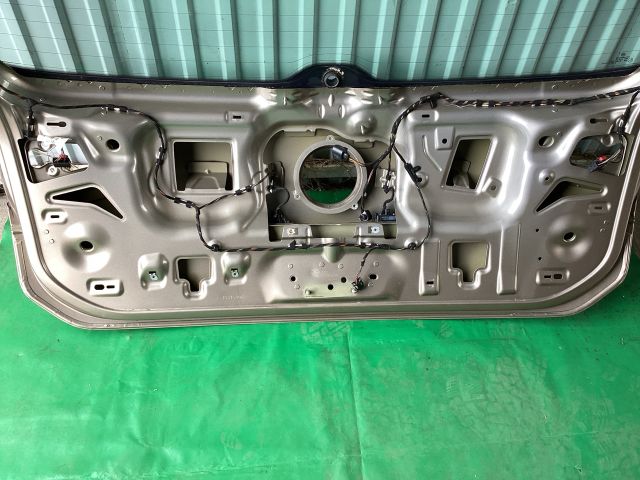 bontott VW PASSAT B8 Csomagtérajtó (Üres lemez)