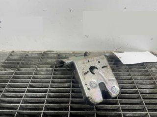 bontott VW PASSAT B8 Csomagtérajtó Ütköző