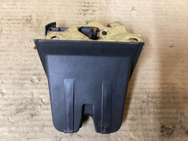 bontott VW PASSAT B8 Csomagtérajtó Zárszerkezet