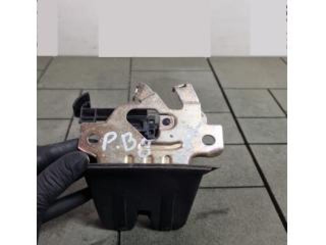 bontott VW PASSAT B8 Csomagtérajtó Zárszerkezet