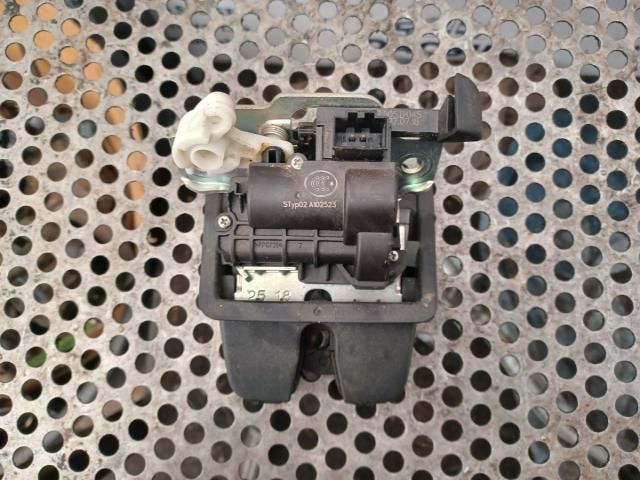 bontott VW PASSAT B8 Csomagtérajtó Zárszerkezet