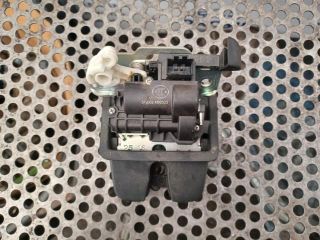 bontott VW PASSAT B8 Csomagtérajtó Zárszerkezet