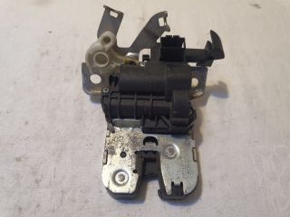 bontott VW PASSAT B8 Csomagtérajtó Zárszerkezet