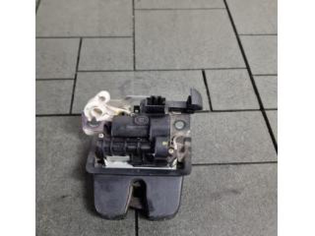 bontott VW PASSAT B8 Csomagtérajtó Zárszerkezet