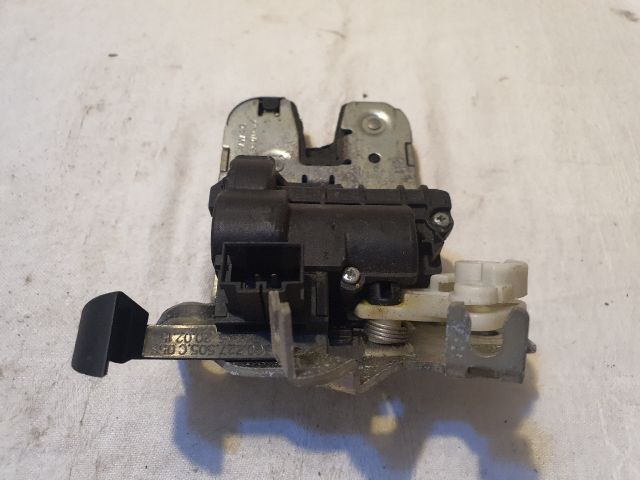 bontott VW PASSAT B8 Csomagtérajtó Zárszerkezet