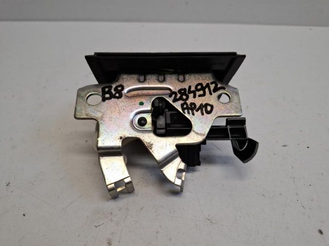 bontott VW PASSAT B8 Csomagtérajtó Zárszerkezet