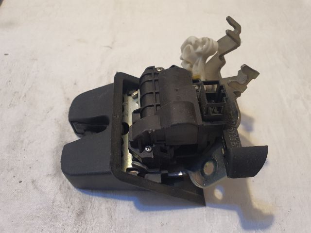 bontott VW PASSAT B8 Csomagtérajtó Zárszerkezet