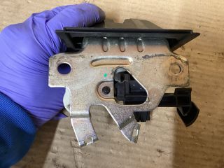 bontott VW PASSAT B8 Csomagtérajtó Zárszerkezet