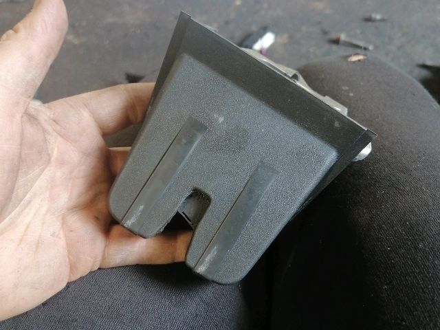 bontott VW PASSAT B8 Csomagtérajtó Zárszerkezet