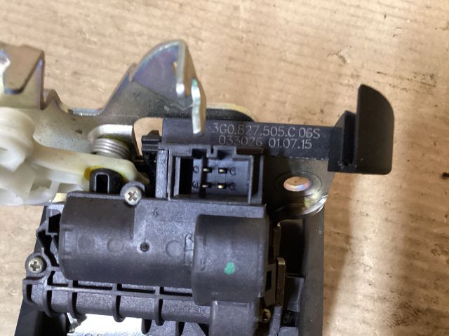 bontott VW PASSAT B8 Csomagtérajtó Zárszerkezet