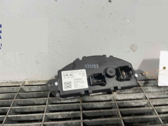 bontott VW PASSAT B8 Előtét Ellenállás Fűtőmotor