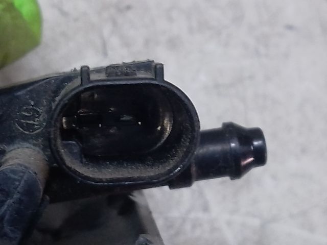 bontott VW PASSAT B8 Első Ablakmosó Fúvóka