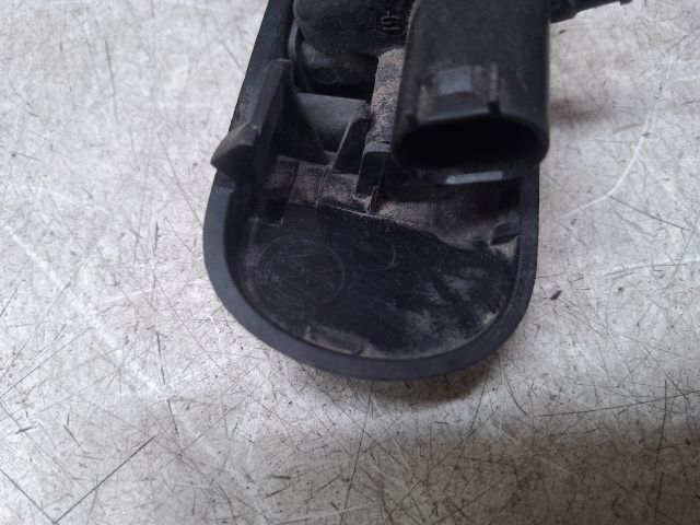 bontott VW PASSAT B8 Első Ablakmosó Fúvóka