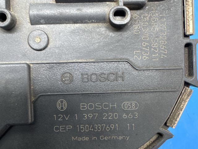 bontott VW PASSAT B8 Első Ablaktörlő Motor