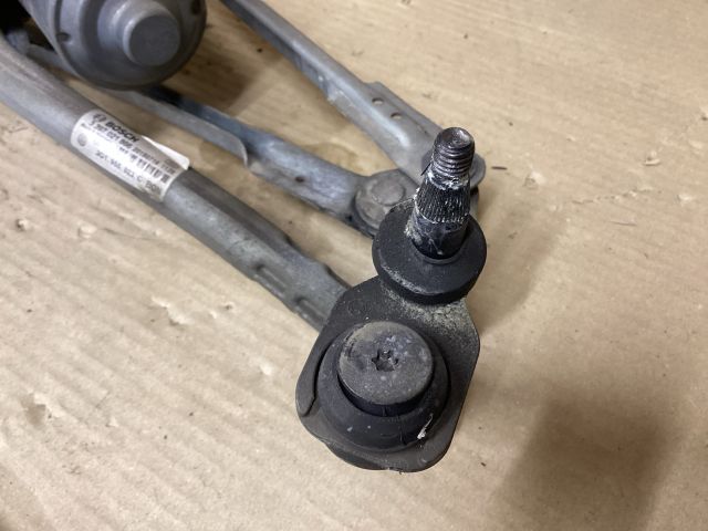 bontott VW PASSAT B8 Első Ablaktörlő Szerkezet Motorral