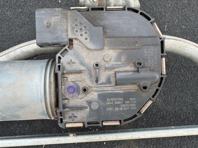 bontott VW PASSAT B8 Első Ablaktörlő Szerkezet Motorral