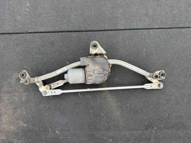 bontott VW PASSAT B8 Első Ablaktörlő Szerkezet Motorral