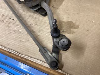 bontott VW PASSAT B8 Első Ablaktörlő Szerkezet Motorral