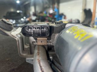 bontott VW PASSAT B8 Első Ablaktörlő Szerkezet Motorral