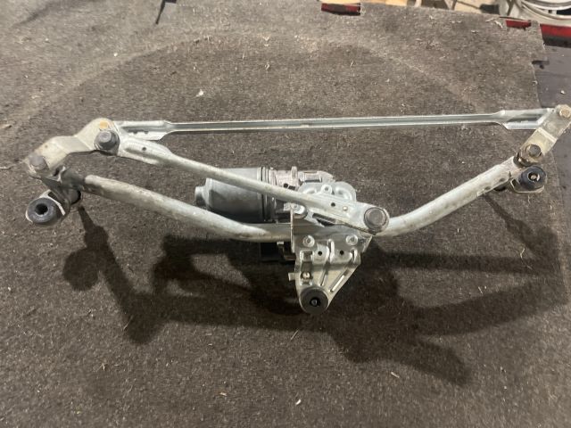 bontott VW PASSAT B8 Első Ablaktörlő Szerkezet Motorral