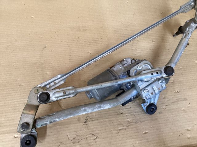 bontott VW PASSAT B8 Első Ablaktörlő Szerkezet Motorral