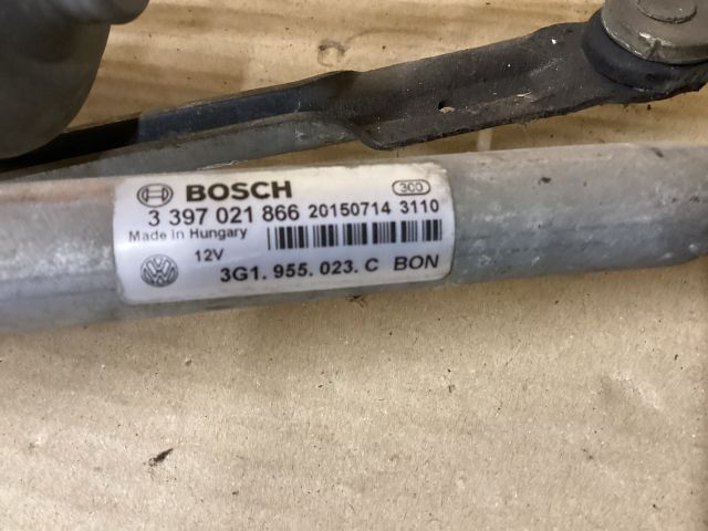 bontott VW PASSAT B8 Első Ablaktörlő Szerkezet Motorral