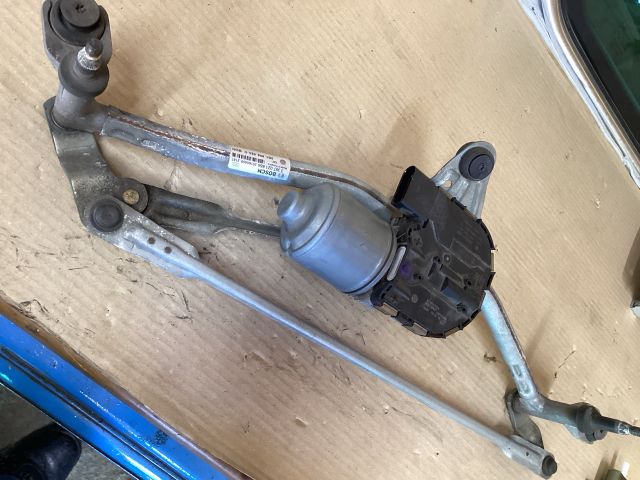 bontott VW PASSAT B8 Első Ablaktörlő Szerkezet Motorral