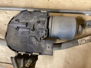 bontott VW PASSAT B8 Első Ablaktörlő Szerkezet Motorral