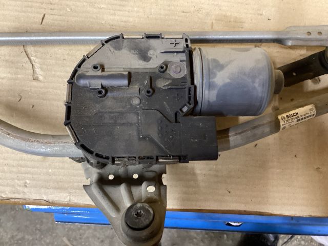 bontott VW PASSAT B8 Első Ablaktörlő Szerkezet Motorral