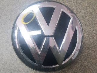 bontott VW PASSAT B8 Első Embléma