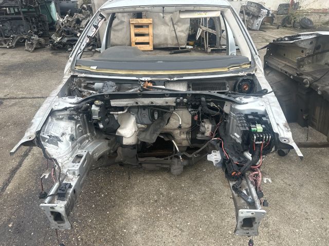 bontott VW PASSAT B8 Első Karosszéria Csomag