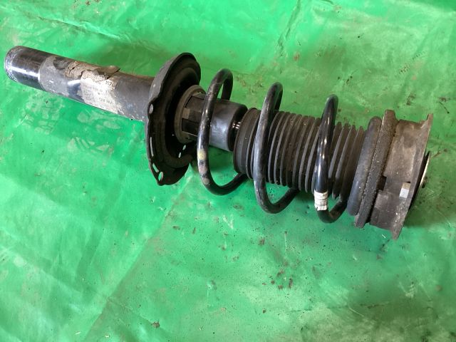 bontott VW PASSAT B8 Első Lengéscsillapító (Pozíciófüggetlen)